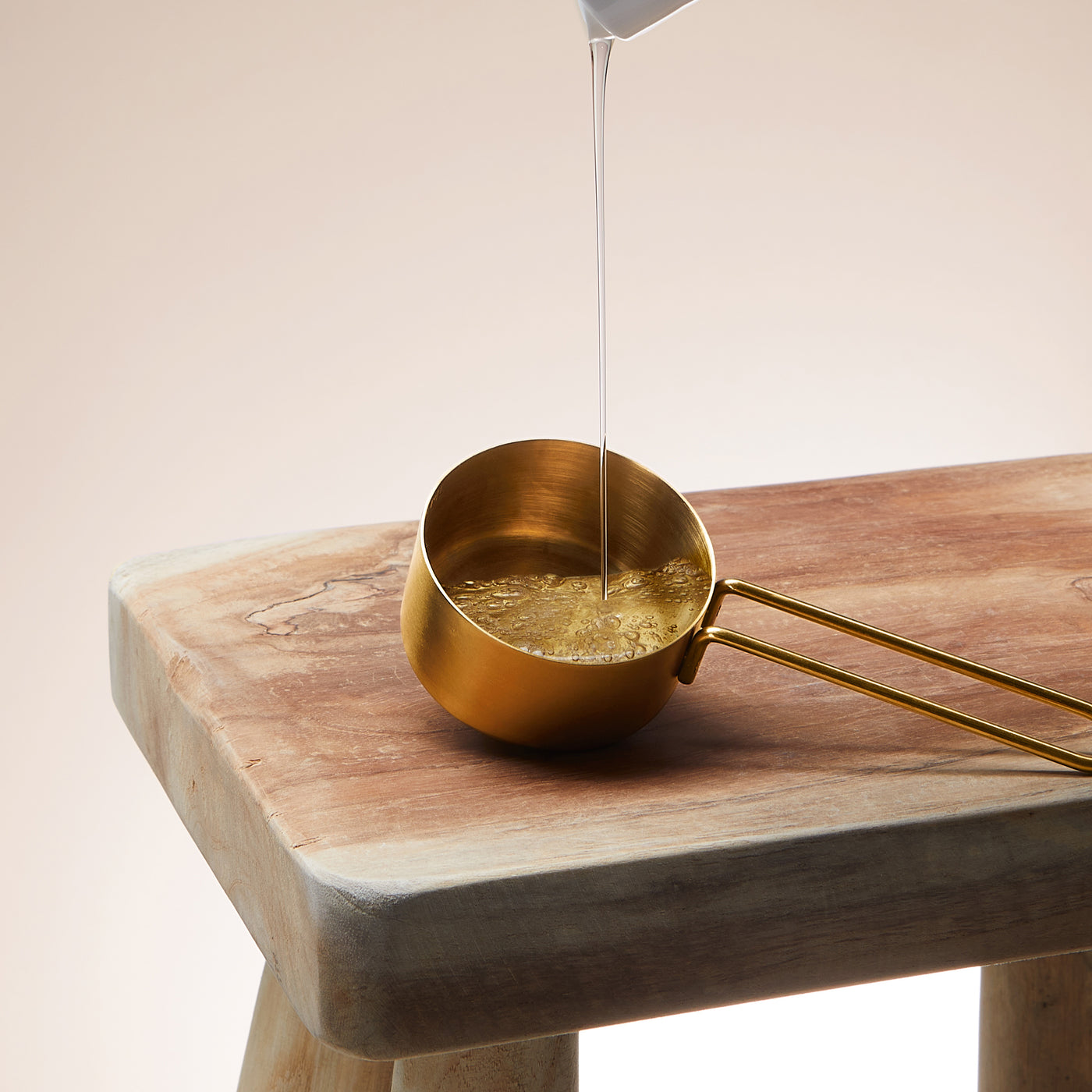 EL COMPLEMENTO PERFECTO PARA EL JABÓN DE LAVANDERÍA BONPOINT: LA TAZA MEDIDORA