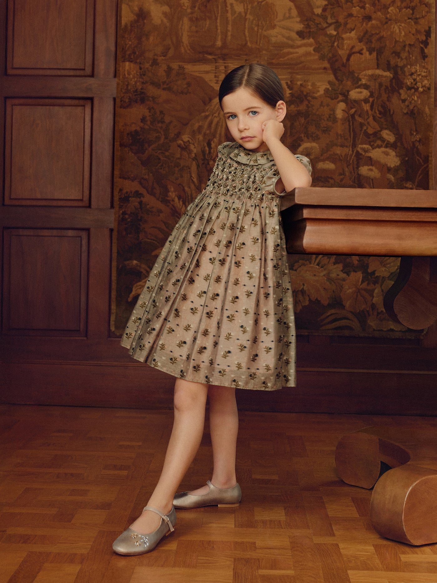 Robe Aurélie smockée et brodée main en organza
