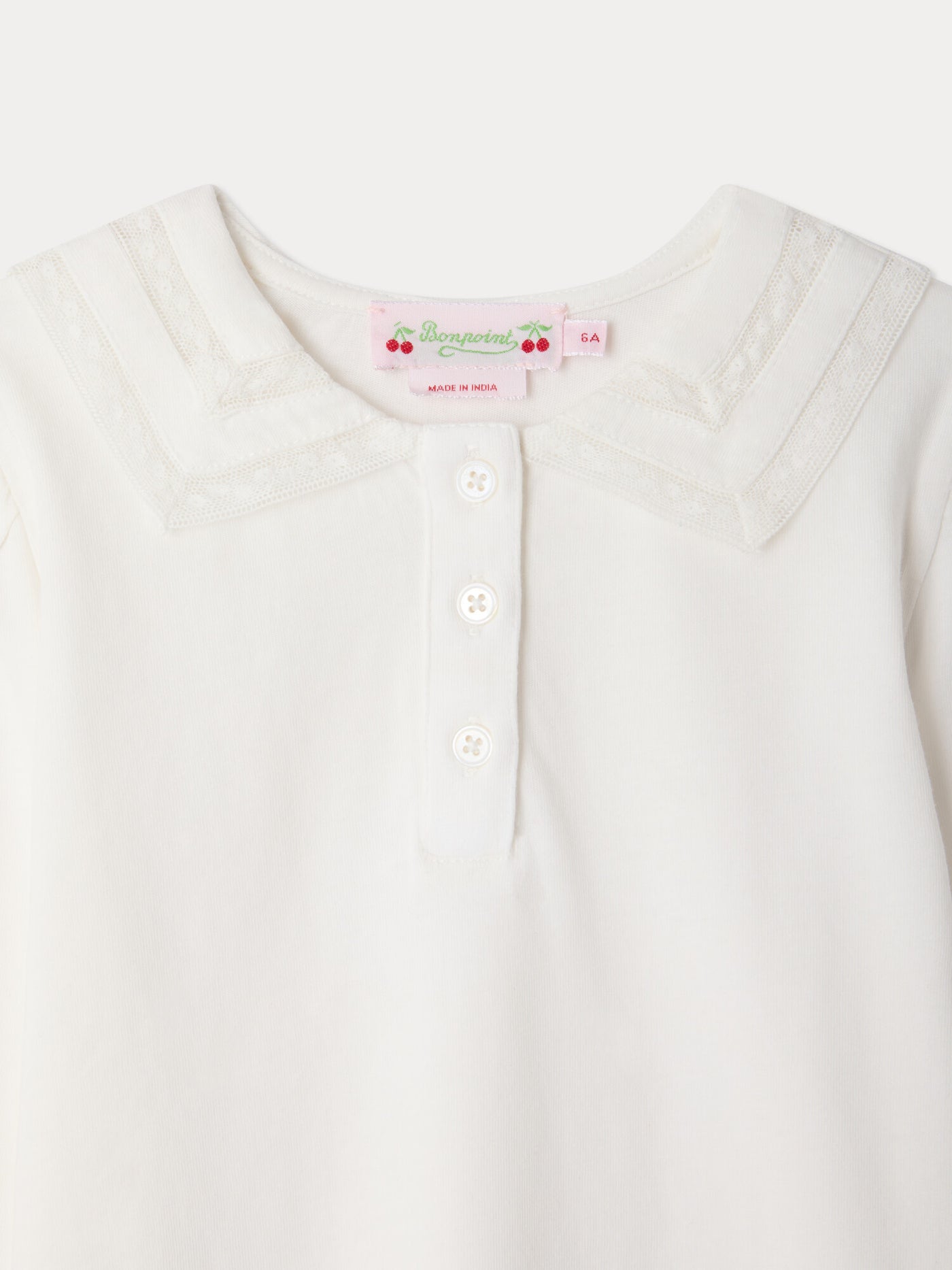 T‑shirt Meena à col dentelle en coton biologique